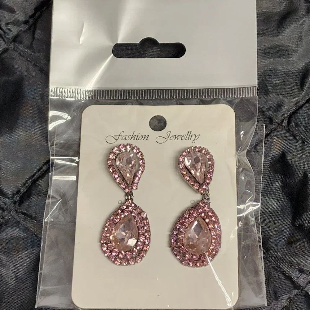 silver color pierced Earing. condition new
